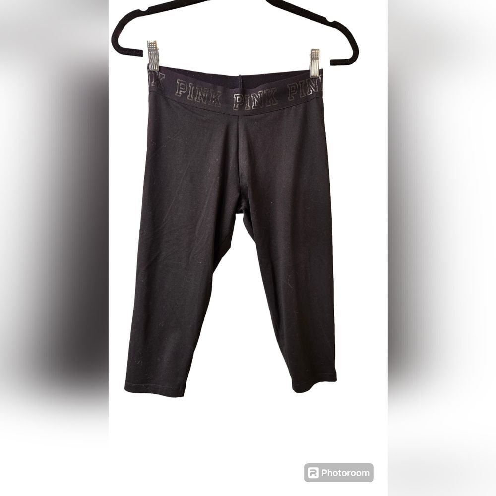 VS PINK Ultimate Cropped Capris Yoga Pants Black Letters on Waistband Women's S